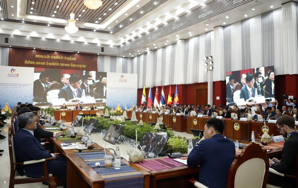 Le Vietnam à un dialogue politique de l ASEAN sur les questions banco-financières