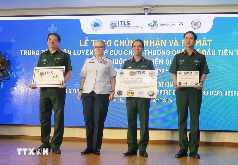 Le premier centre international de formation en réanimation en traumatologie du Vietnam voit le jour