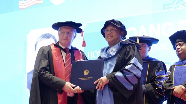 Un scientifique vietnamien reçoit le prix Inventeur international exceptionnel