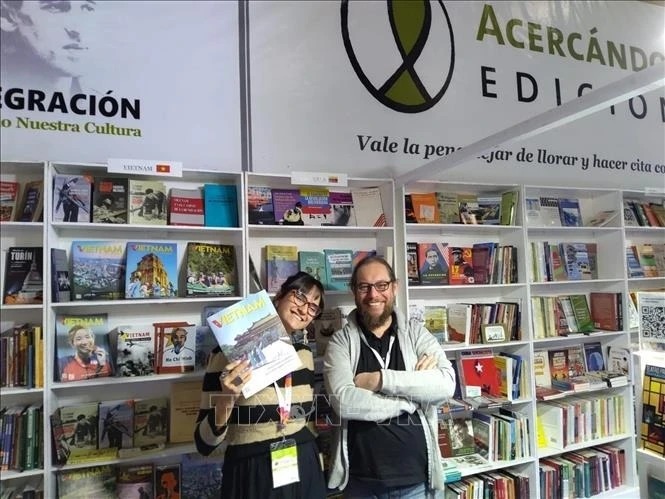 L espace Vietnam à la Foire du livre de Buenos Aires