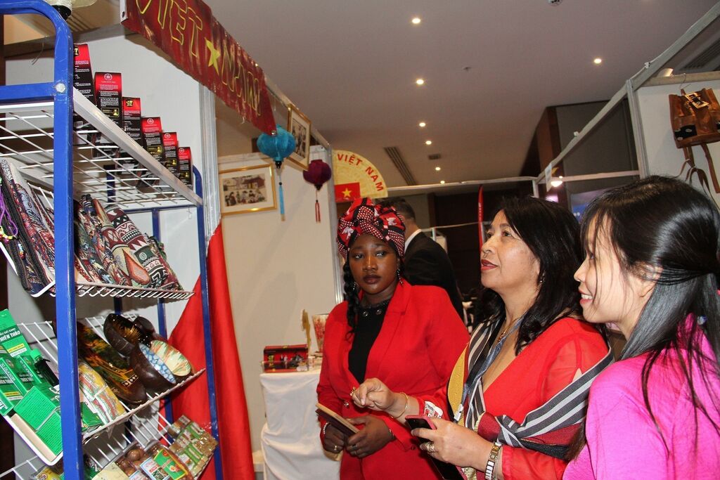 Le Vietnam au 10e Forum africain de l investissement et du commerce