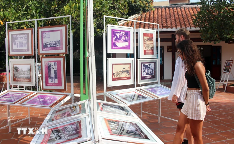 Binh Thuan exposition de photos La vie quotidienne d Oncle Hô