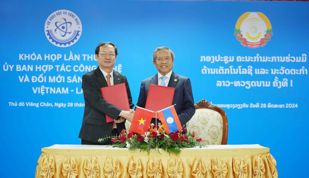 Le Vietnam et le Laos renforcent leur coopération en technologie et innovation