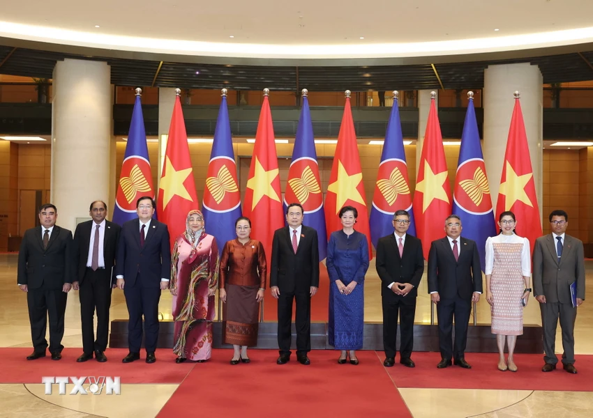 Le président de l’Assemblée nationale reçoit des diplomates de l ASEAN et du Timor Leste