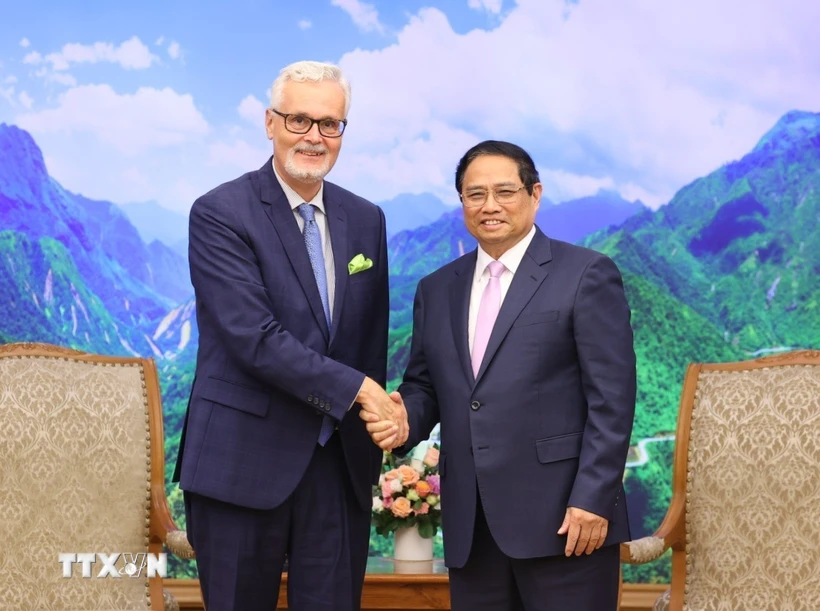 Le Premier ministre Pham Minh Chinh reçoit l ambassadeur d Allemagne Guido Hildner