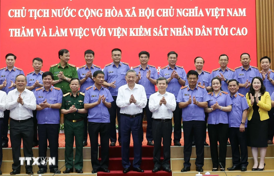 Le président Tô Lâm apprécie les contributions des Parquets populaires à la lutte contre la corruption