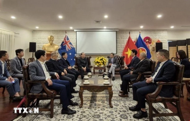 Une délégation du Front de la Patrie visite l’ambassade du Vietnam en Australie