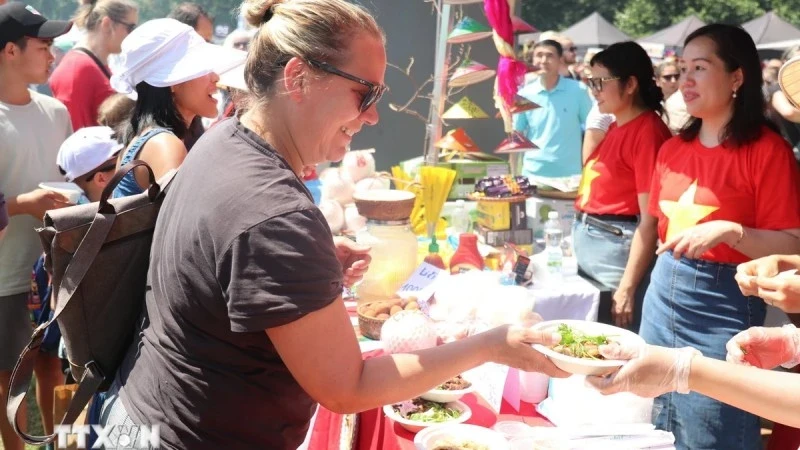 La cuisine traditionnelle vietnamienne plébiscitée par les visiteurs de la foire de l ASEAN