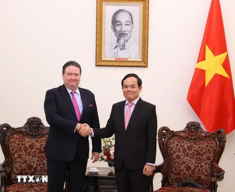 Le vice-Premier ministre Tran Luu Quang reçoit l ambassadeur américain
