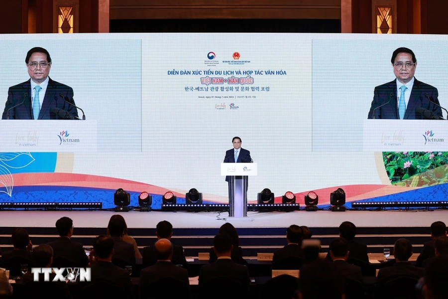 Le Premier ministre Pham Minh Chinh à un forum sur le tourisme et la culture Vietnam-République de Corée