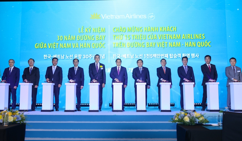 Le PM Pham Minh Chinh à la cérémonie marquant le 30e anniversaire du premier vol direct Vietnam - R de Corée