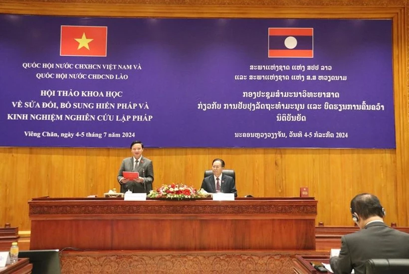 Le Vietnam partage des expériences de révision de la Constitution avec le Laos
