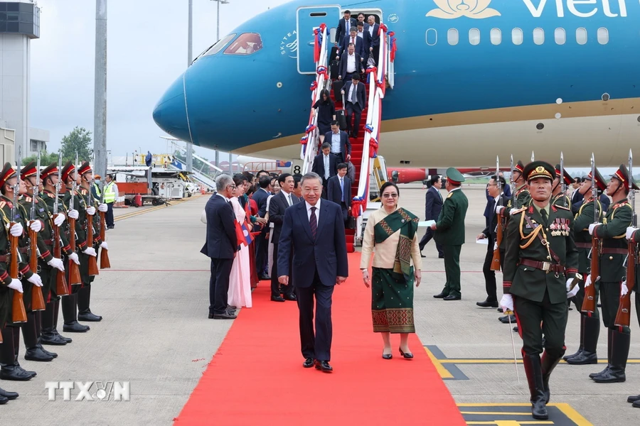 Le président vietnamien Tô Lâm arrive à Vientiane, entamant sa visite d’État au Laos
