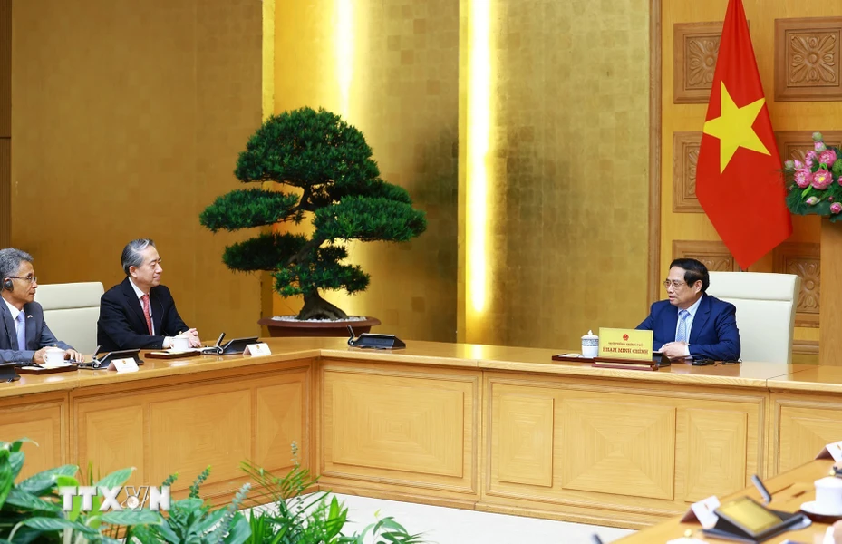Le Premier ministre Pham Minh Chinh reçoit l’ambassadeur chinois