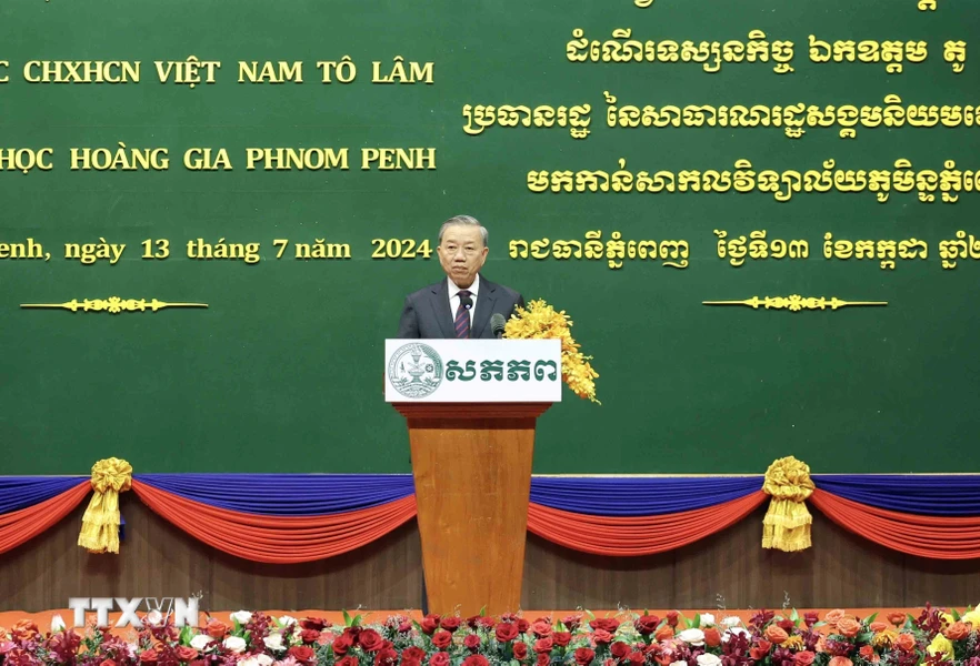 Le président vietnamien To Lam visite l Université royale de Phnom Penh
