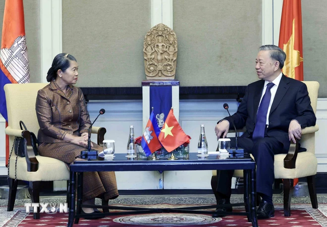Le président To Lam rencontre la présidente de l Association d amitié Cambodge-Vietnam