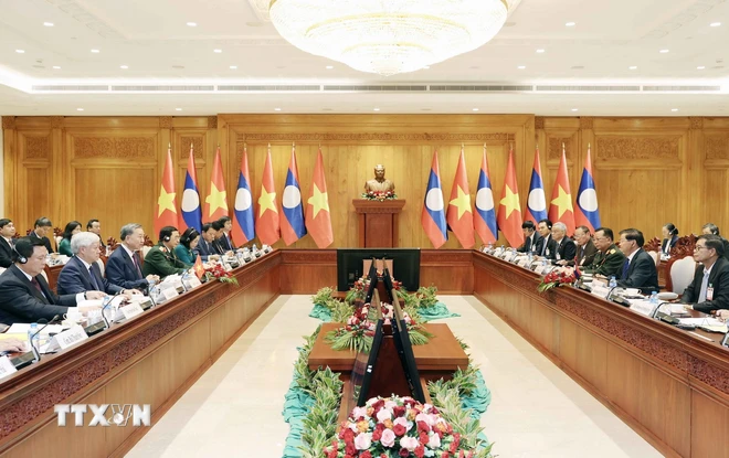 Les visites d État du président contribuent au renforcement de la coopération Vietnam-Laos-Cambodge