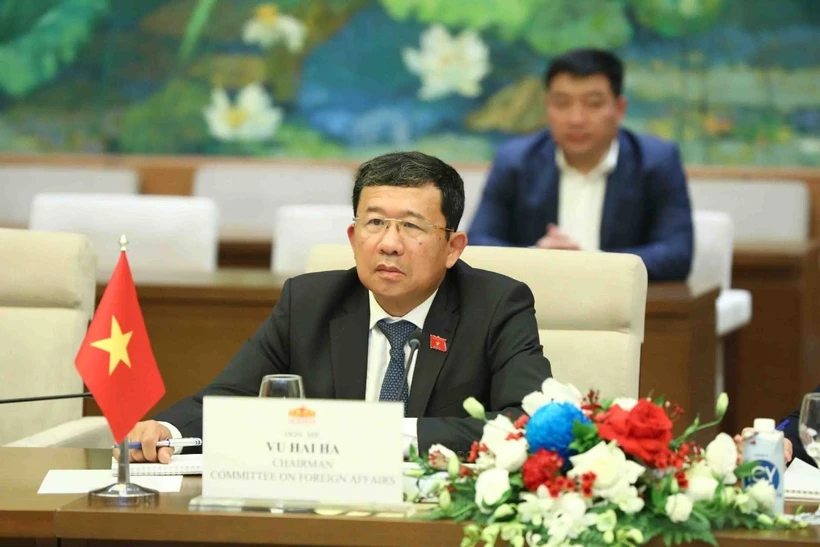 Le Vietnam et la République dominicaine renforcent leur relations diplomatiques parlementaires