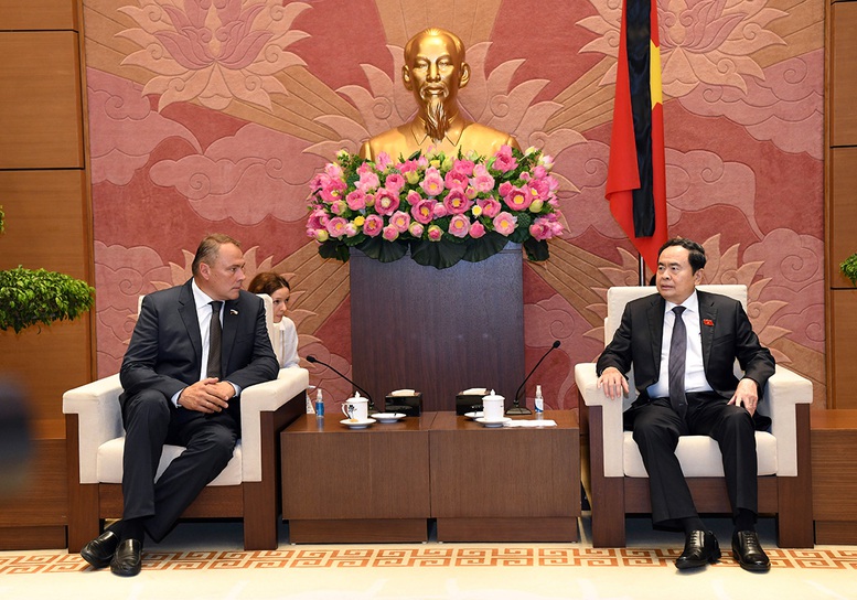 Le président de l Assemblée nationale reçoit le vice-président de la Douma d’État de Russie