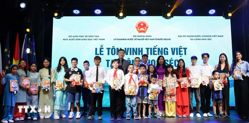 Honorer la langue vietnamienne en République tchèque