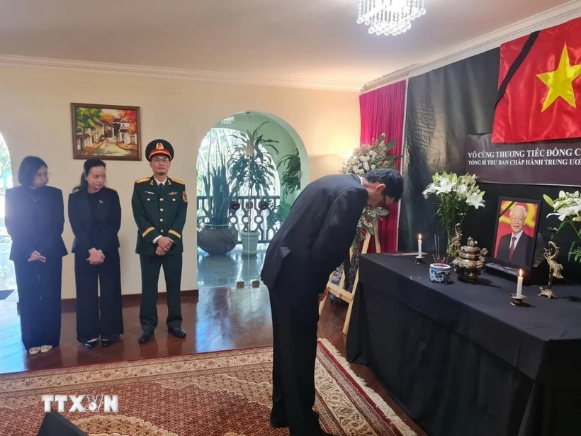 Des responsables et amis au Brésil et en Chine rendent hommage posthume au secrétaire général Nguyen Phu Trong