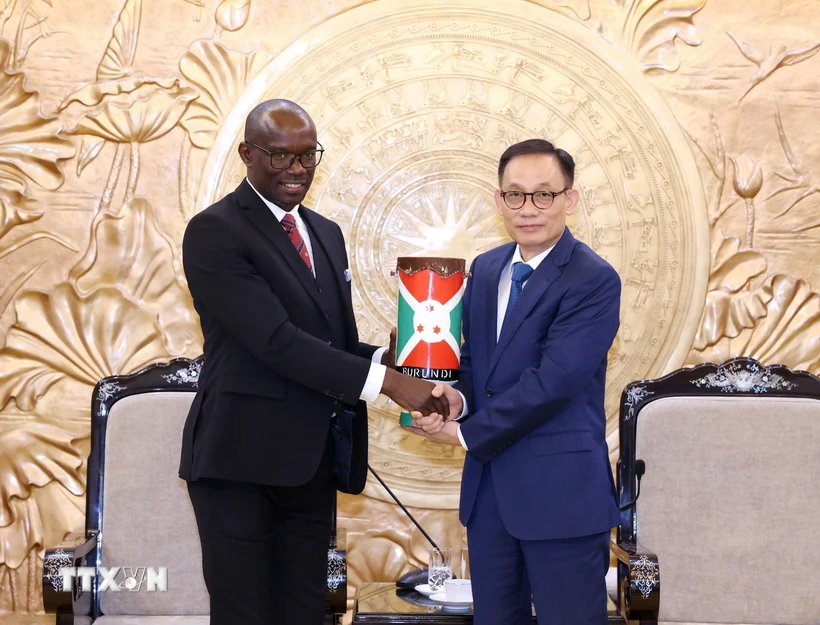 Renforcement de la coopération entre le PCV et le CNDD-FDD du Burundi