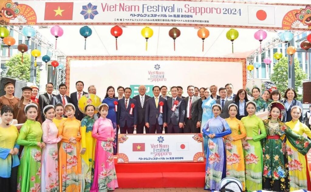 Activités du ministre vietnamien des Affaires étrangères Bùi Thanh Son à Sapporo Japon