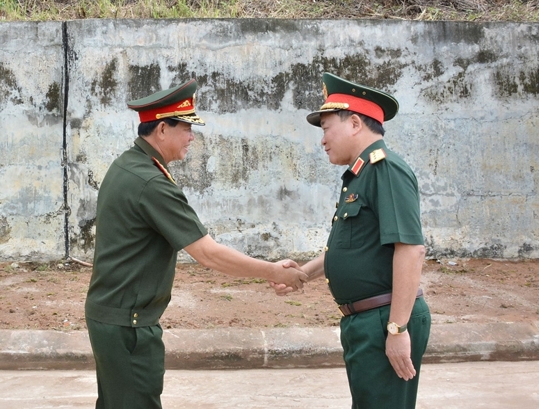 Contrôler les préparatifs du 2e Échange d’amitié de la défense frontalière Vietnam-Laos