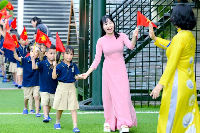 Le Bureau politique exige de donner la plus haute priorité aux salaires des enseignants