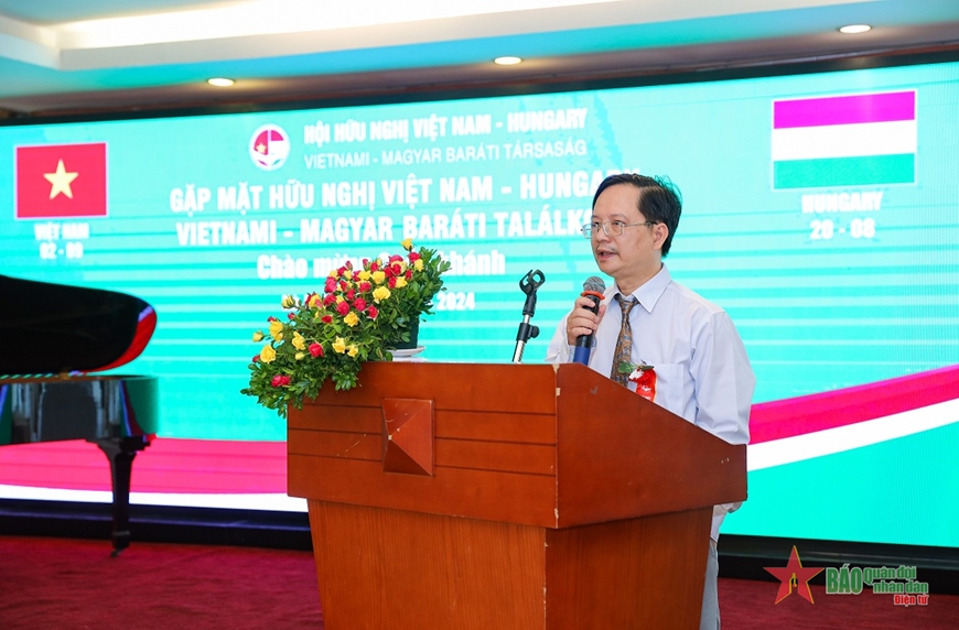 Rencontre d amitié à l occasion des Fêtes nationales du Vietnam et de la Hongrie