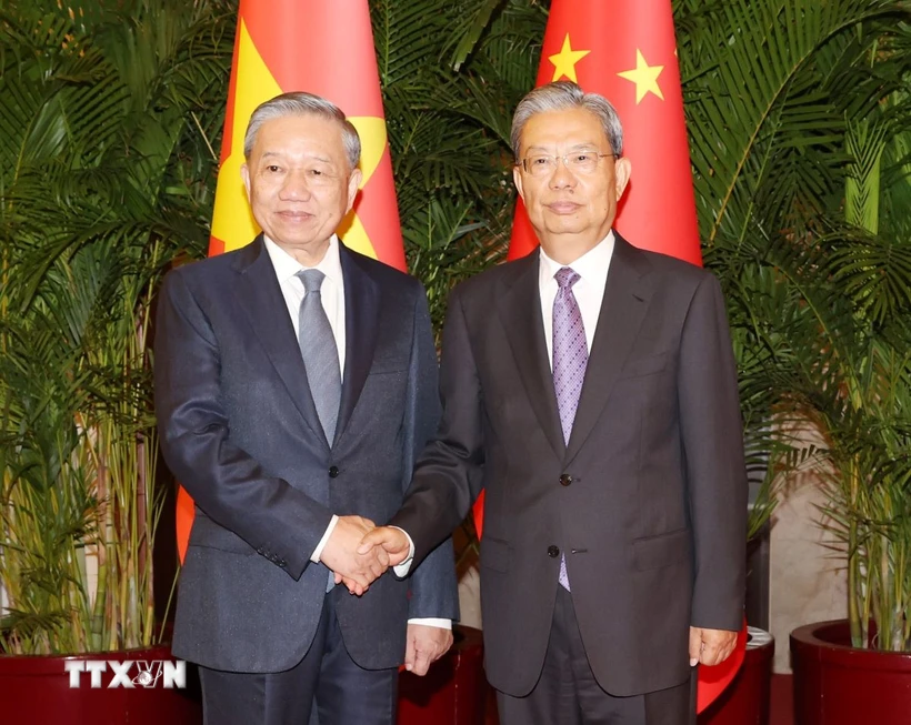 Le dirigeant Tô Lâm rencontre le plus haut législateur chinois Zhao Leji