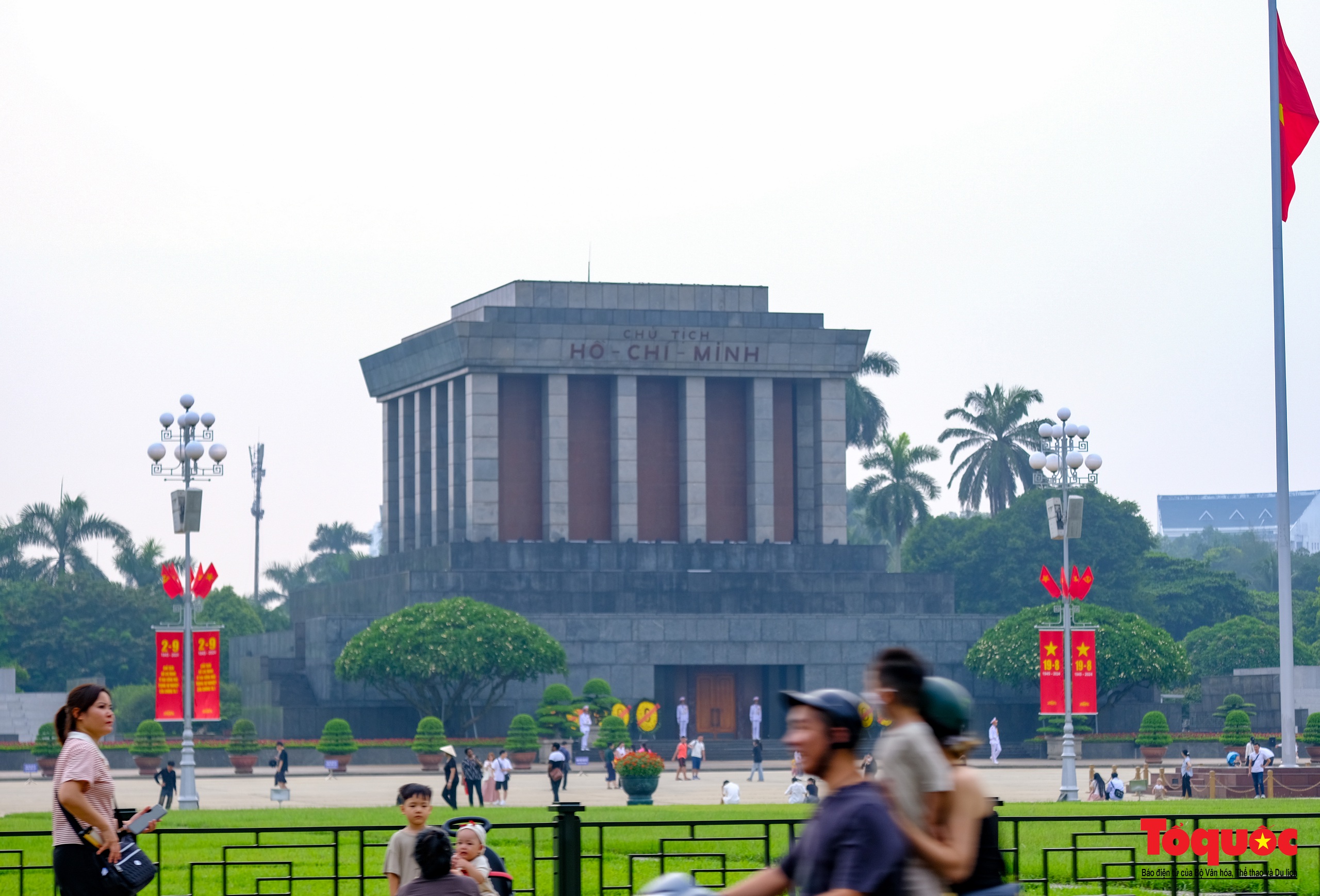 Hanoi pavoisée pour les célébrations de la Fête nationale