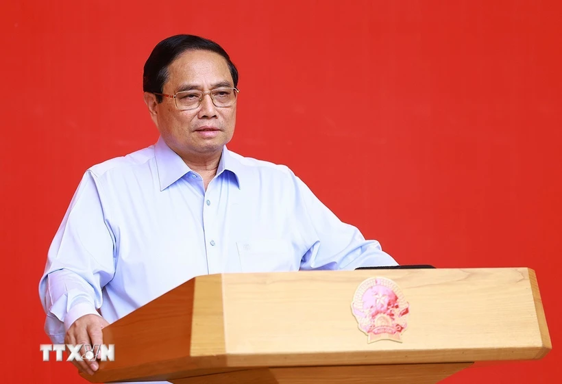 Le Premier ministre préside la réunion du sous-comité socio-économique du 14e Congrès national du Parti