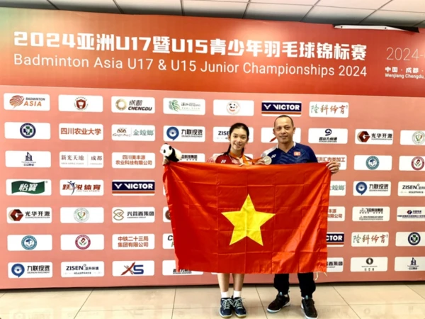 Badminton la jeune joueuse Nguyên Thi Thu Huyên remporte la médaille d’argent au Championnat junior d’Asie U17  U15