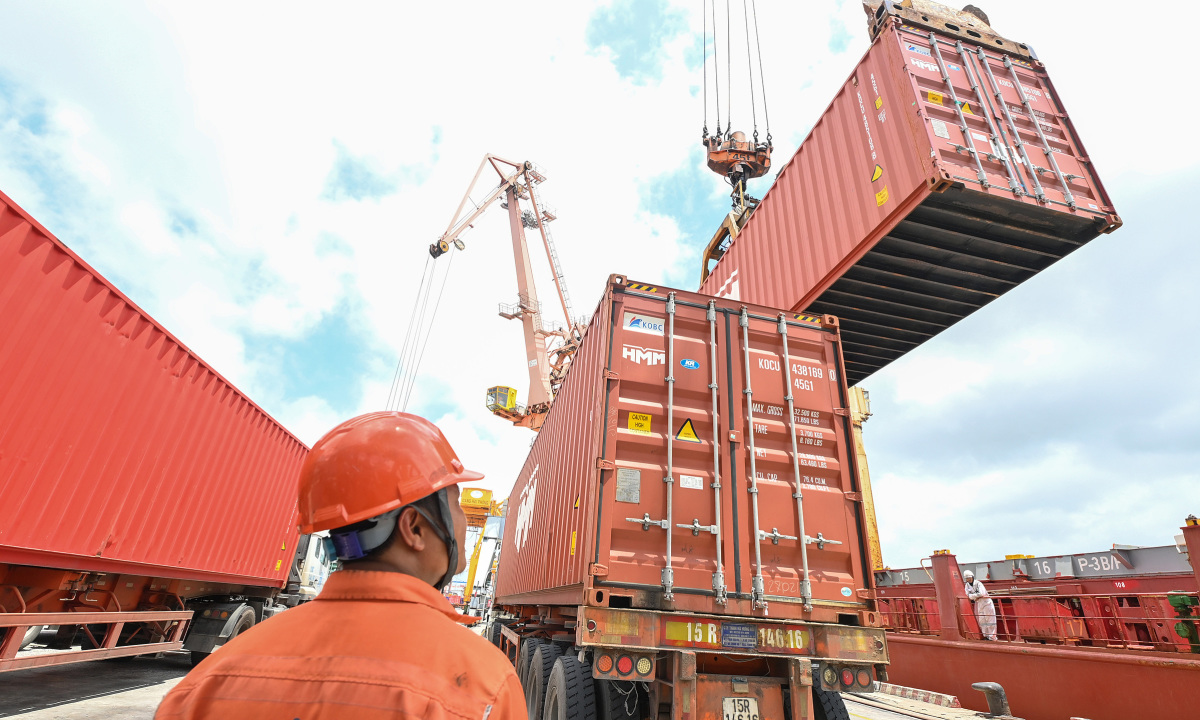 Les exportations de téléphones et de composants vers l Inde ont doublé