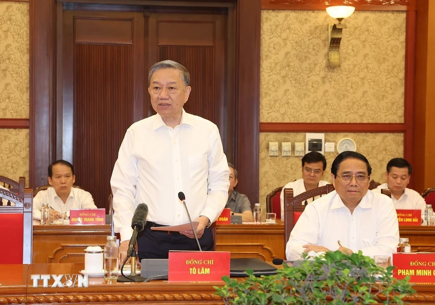 Le dirigeant To Lam préside la réunion de la sous-commission des documents du 14e Congrès national du Parti