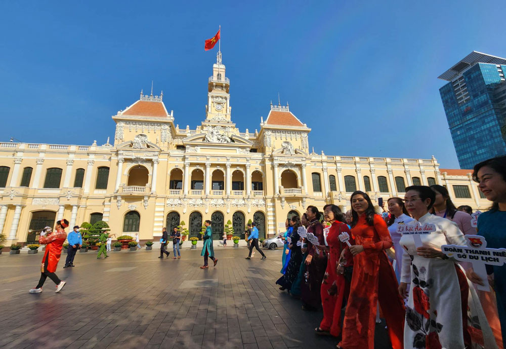 Hô Chi Minh-Ville près de 3 000 milliards de VND de recette touristiques pendant les congés de la Fête nationale