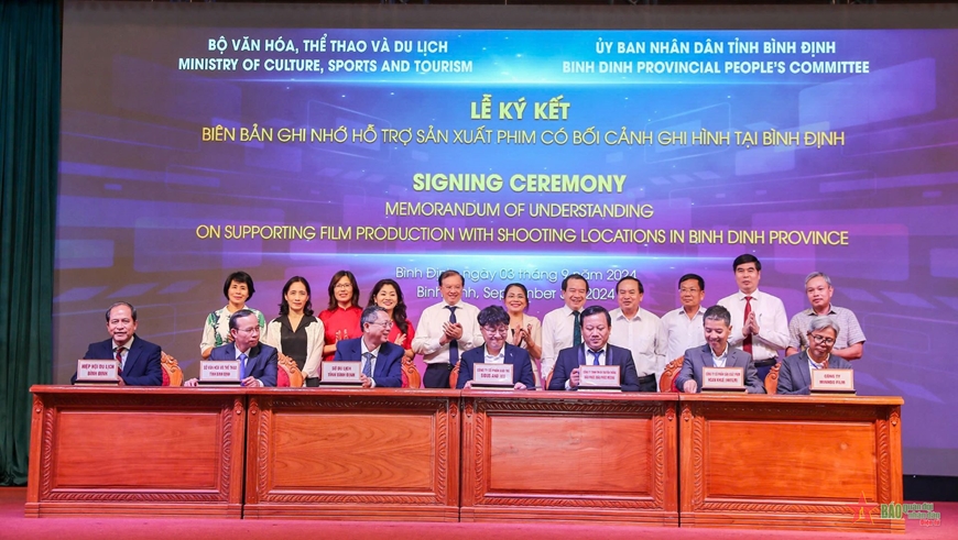 Tourisme, cinéma et sport Créer l avenir - Marcher ensemble sur un long chemin