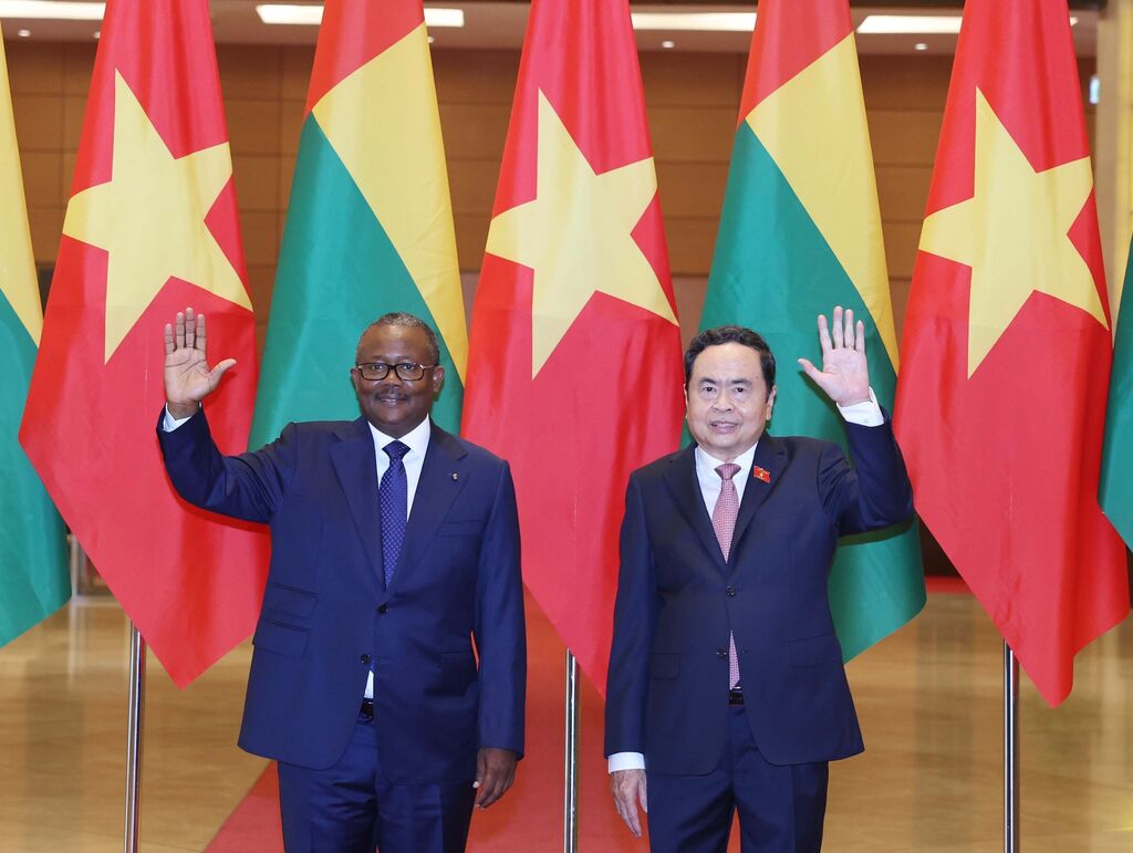 Le président de l Assemblée nationale du Vietnam rencontre le président de Guinée-Bissau