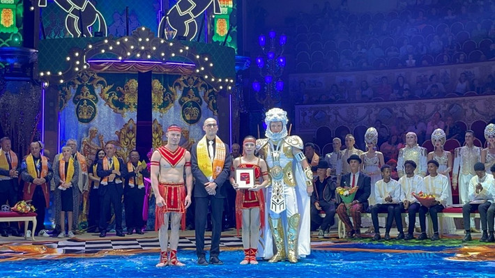 Le Vietnam remporte le prix d argent au Festival international du cirque en Russie
