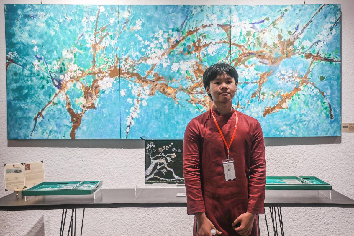 L enfant prodige vietnamien Xeo Chu présente l art et l artisanat au Canada