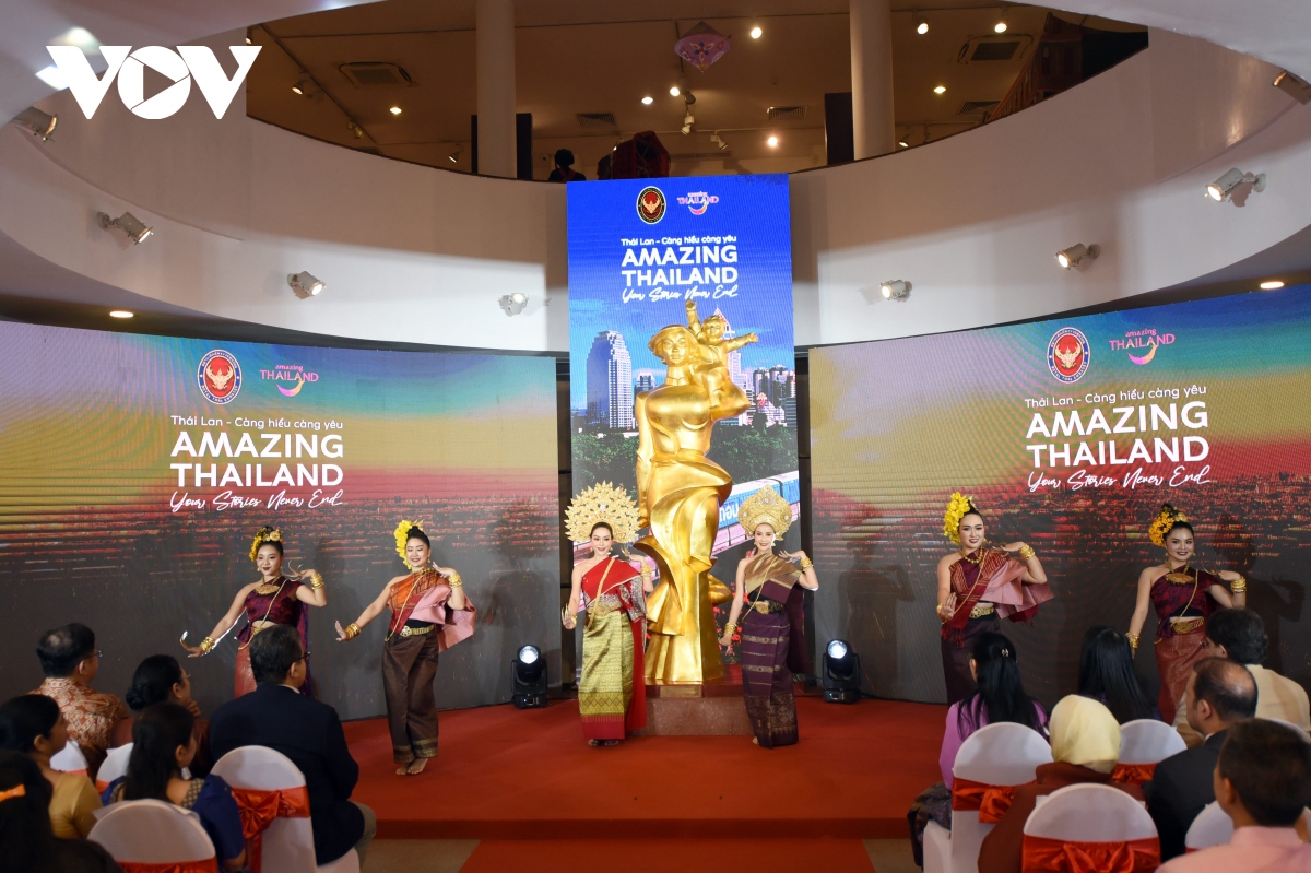 Échange culturel reliant les relations Vietnam-Thaïlande