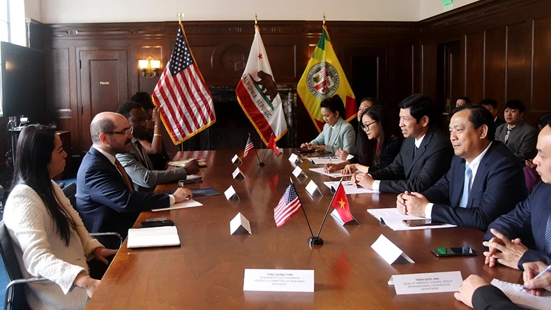 Le Vietnam cherche des opportunités de coopération dans le domaine du cinéma et du tourisme avec Los Angeles