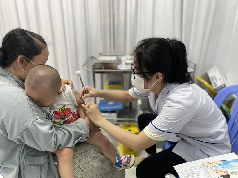Hanoi lance une campagne de vaccination contre la rougeole pour les enfants de 1 à 5 ans