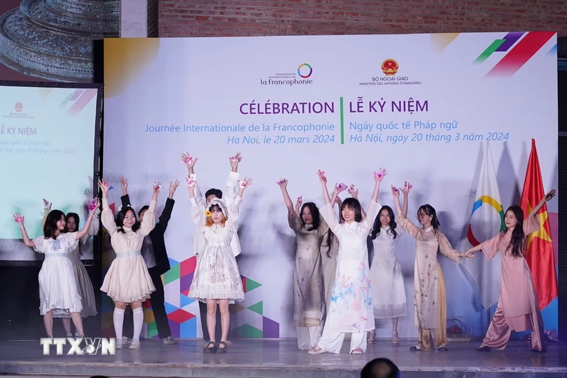 Le Vietnam montre son attachement à la France et à la Francophonie