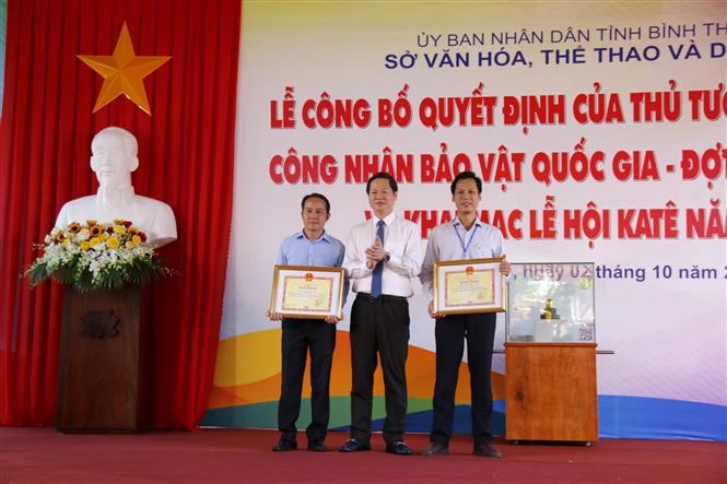 Le linga d or de Binh Thuan devient trésor national