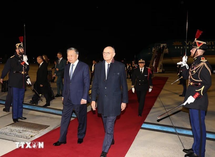 Le dirigeant To Lam entame sa participation au 19e Sommet de la Francophonie et sa visite officielle en France