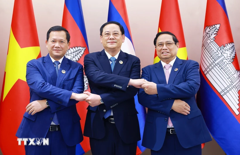 Les PMs du Vietnam, du Cambodge et du Laos prennent ensemble un petit-déjeuner de travail