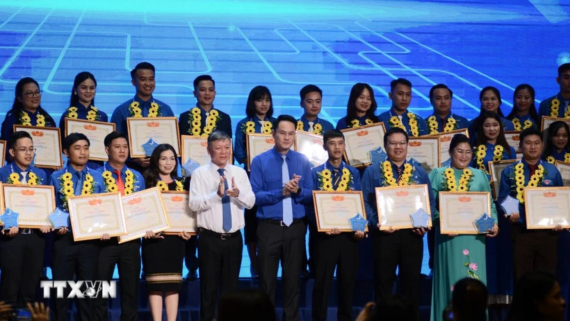 Remise du prix 15 octobre à 85 jeunes exceptionnels