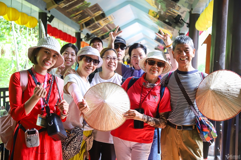 Le dynamisme des liaisons aériennes Vietnam-Chine favorise le tourisme bilatéral